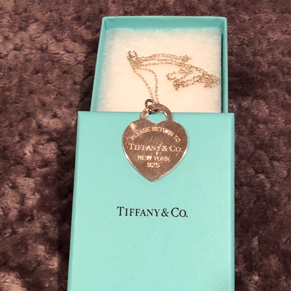 Tiffany Large Heart with 20’ inch chain.